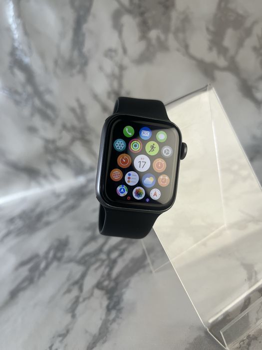 Apple Watch Se 40 mm GPS 92% АКУМ чорні стан хороший епл вотч се 40 мм