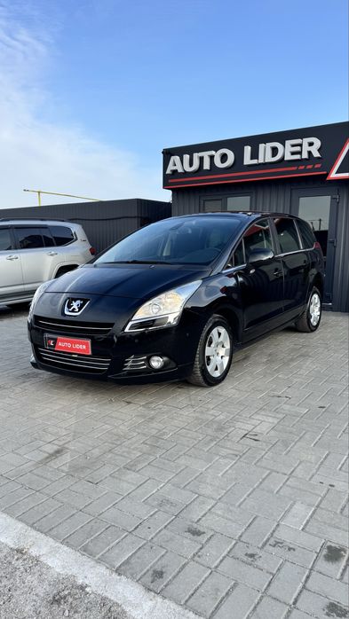 Peugeot Пежо 5008 2010 р 1,6 бенз 5МКПП Панорама