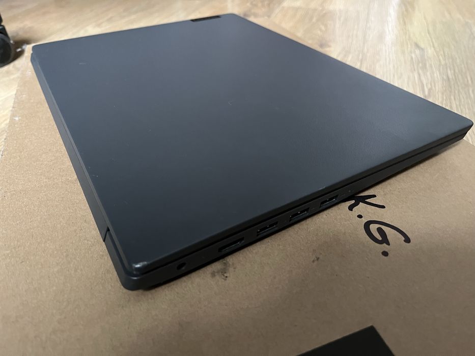 Laptop Lenovo V14-IIL i5-1035G1 8GB 240GB Ssd