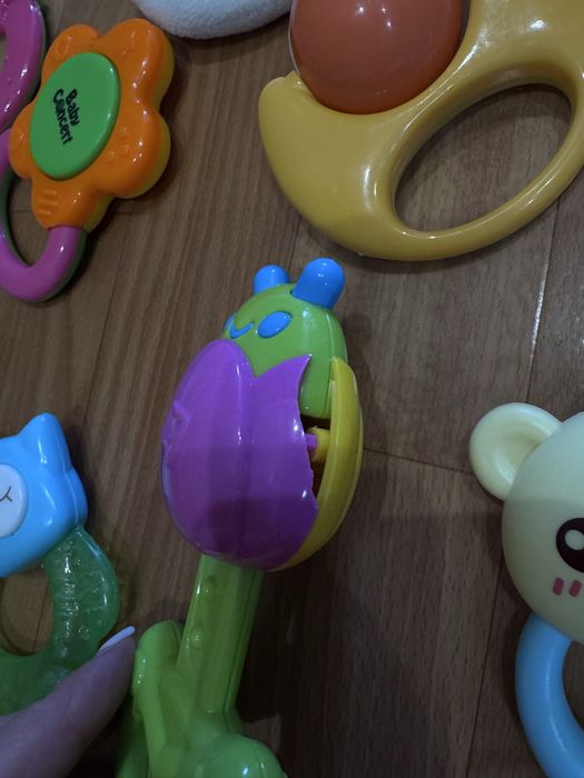 Лот брязкалець для діток