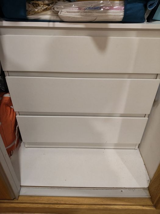 Cómoda com 3 gavetas