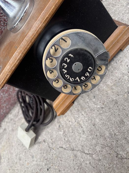 Telefon antyczny