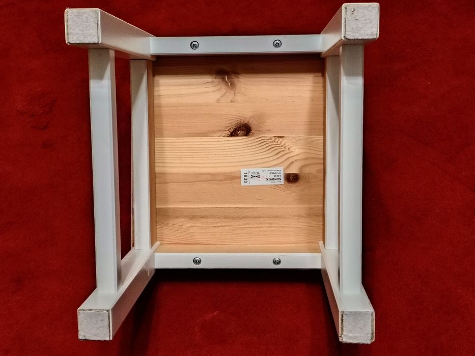 Drewniane krzesełko dla dziecka