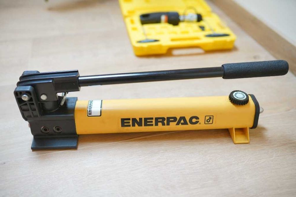 Pompa ręczna hydrauliczna ENERPAC P392 dwustopniowa