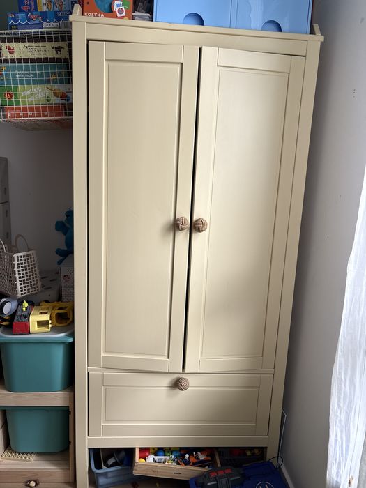 Żólta szafa ikea Sundvik