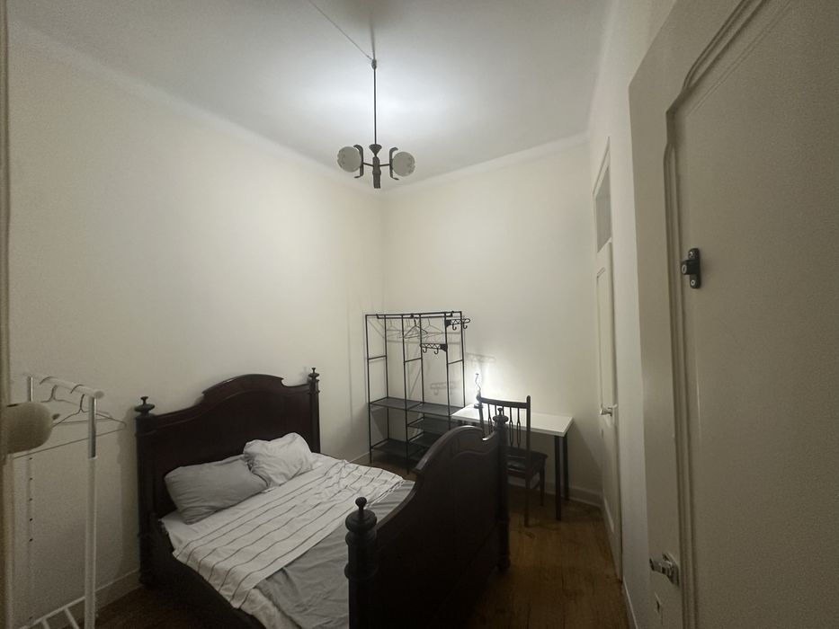 Room to rent in fancy lisbon area