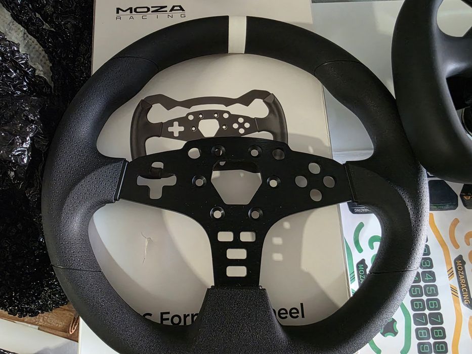Vendo volante Moza XBox e pedais Moza SRP com Load Cell