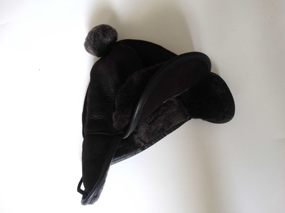 Nowa skórzana cieplutka czapeczka na 3/4 lata 53 cm