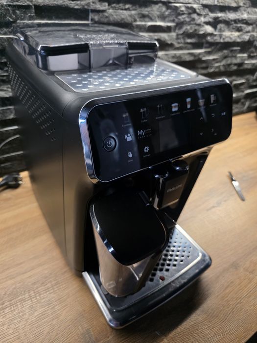 Ekspres do kawy Philips LatteGo 5400 Black