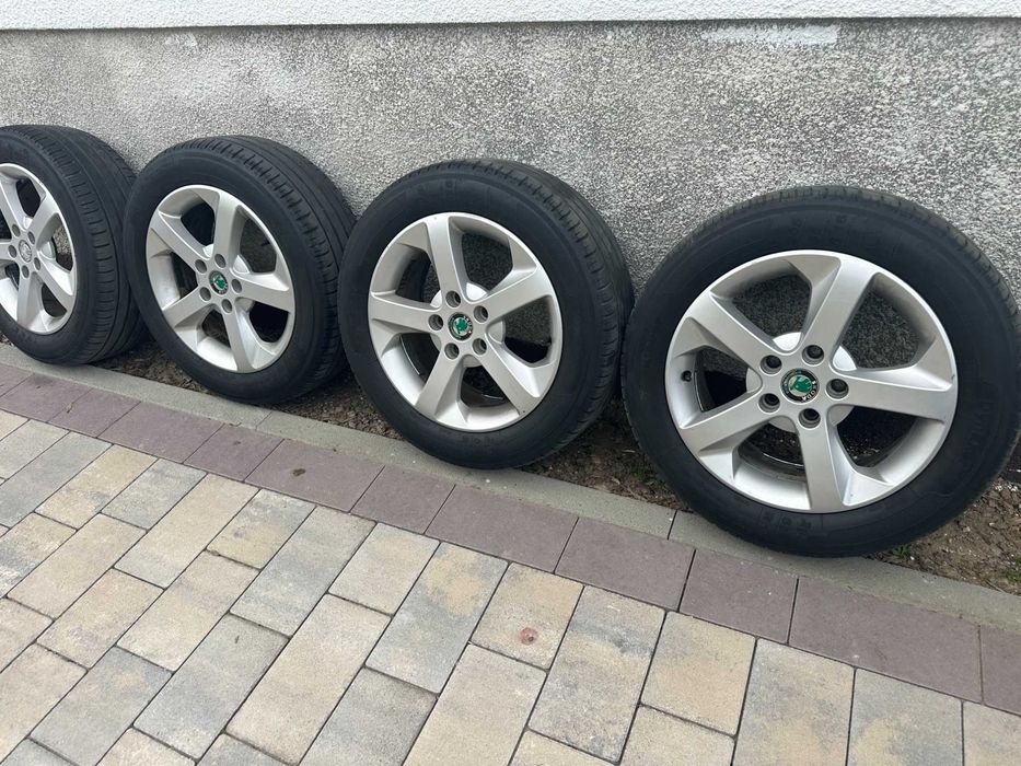 Літня резина  з дисками Skoda A5