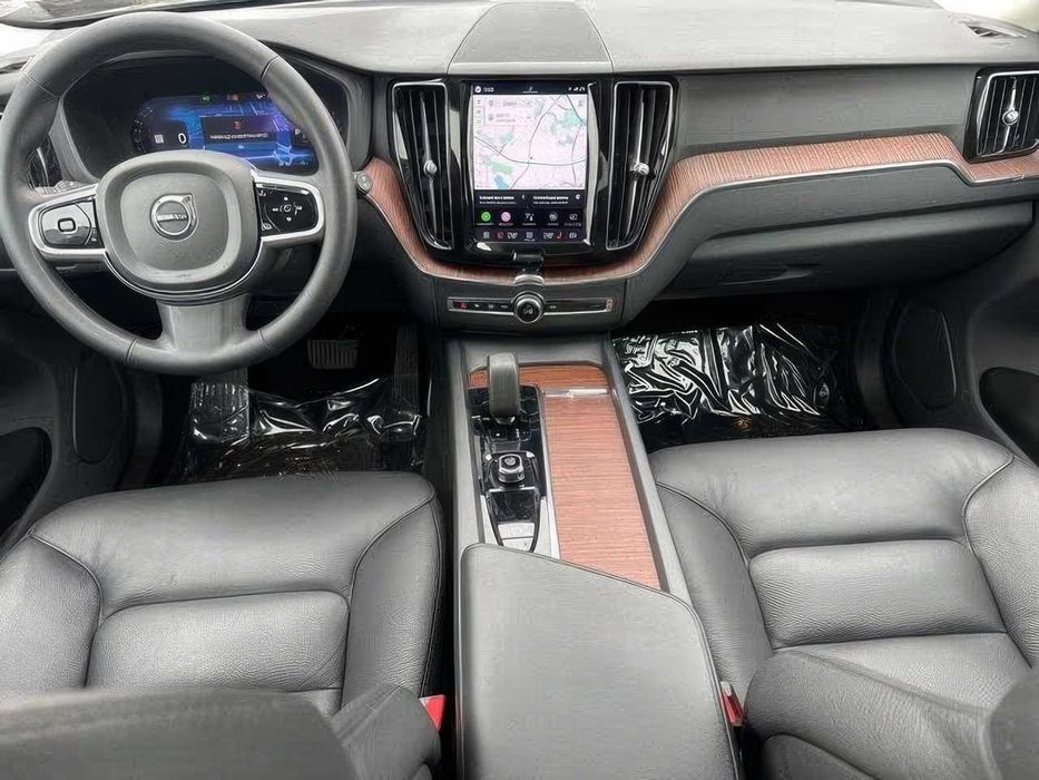 Volvo Xc60      2023