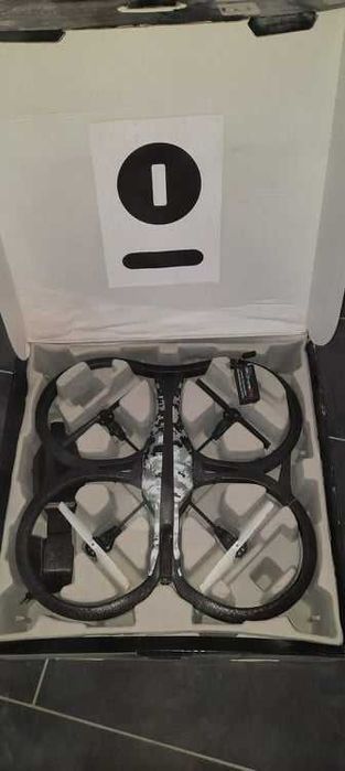 Parrot AR. Drone 2.064752323273346121