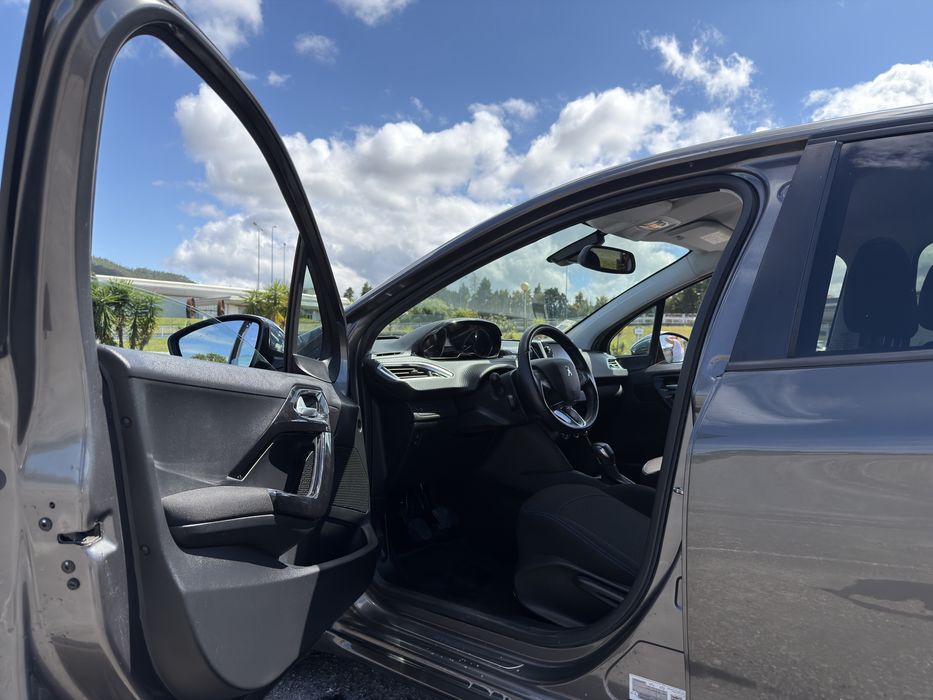 Peugeot 208 1.6 BlueHDI  style 2017