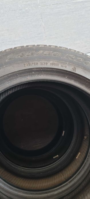 Pneus 245/50R20 Pirelli como novos