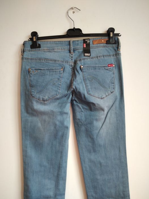 Джинси на дівчинку підліткового віку