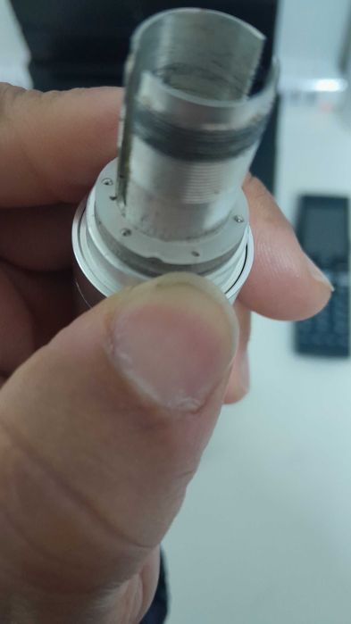 Limpeza, consertos e manutenção de brocas e catalisadores de unhas