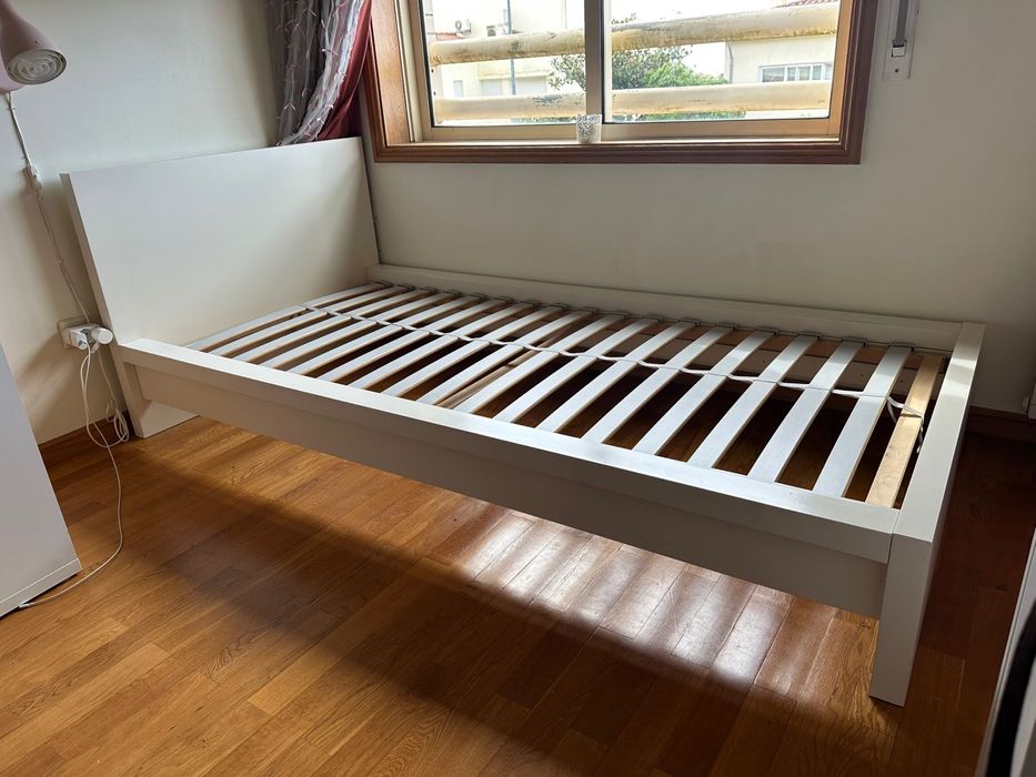 Cama, estrado, colchão IKEA MALM 90x200