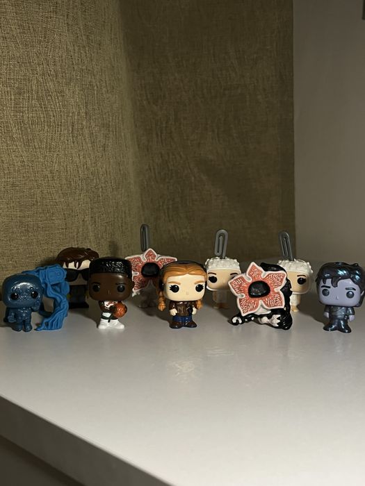 обмін або продаж фігурок Kinder Joy Stranger Things Дивні Дива