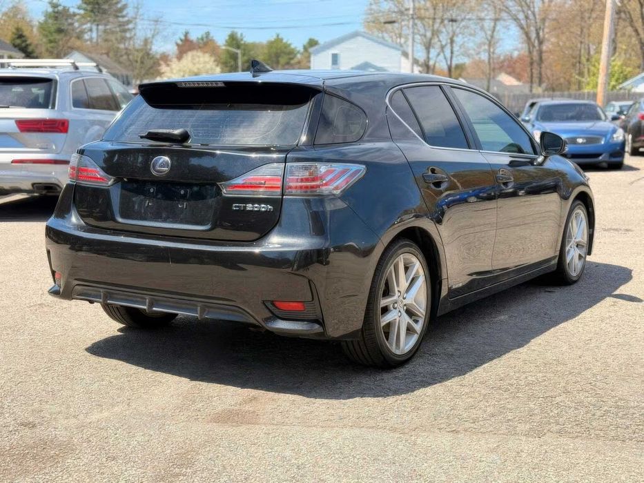 Lexus CT 200h      2017