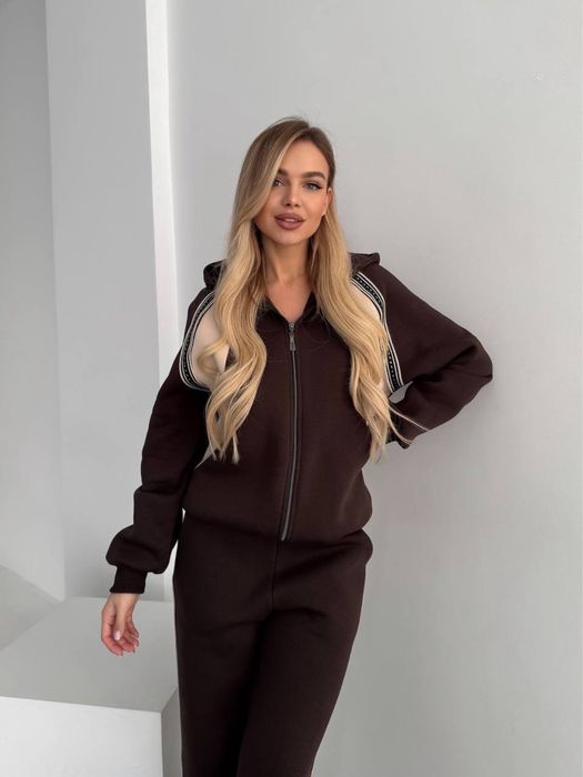 Теплий костюм на флісі новий