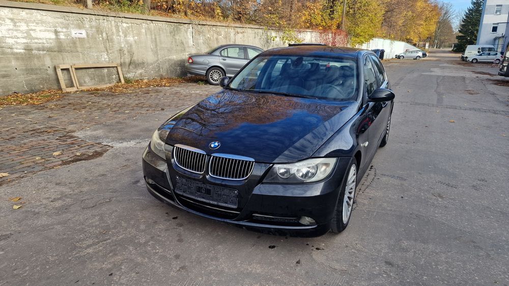 Bmw 325i e90 475/9  lampa blotnik tył drzwi klapa