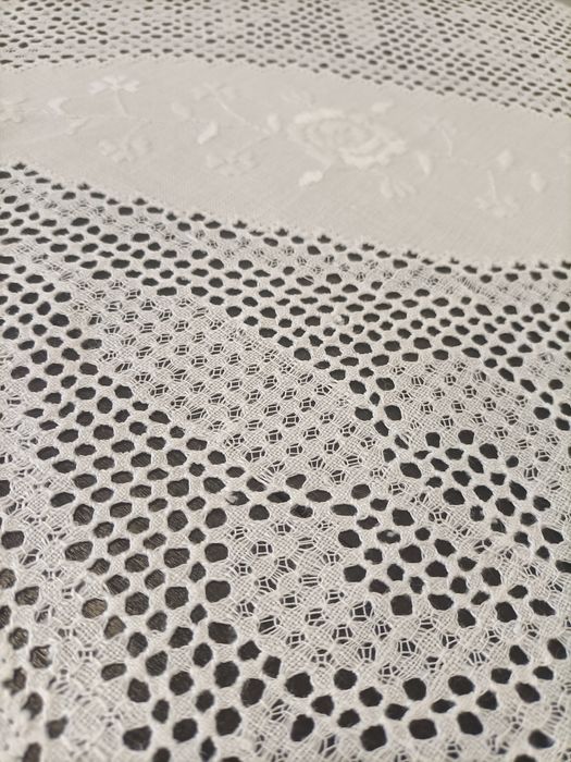 Toalha em Linho de Crivo em ótimo estado
240*160cm