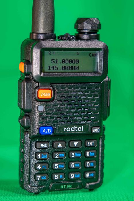 walkie-talkie Radtel RT-5R Full Band 50-600Mhz Rádio Amador