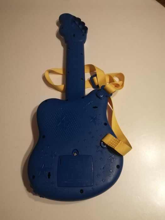 Gitara dla dziecka, zabawka, pierwsza gitara Clementoni