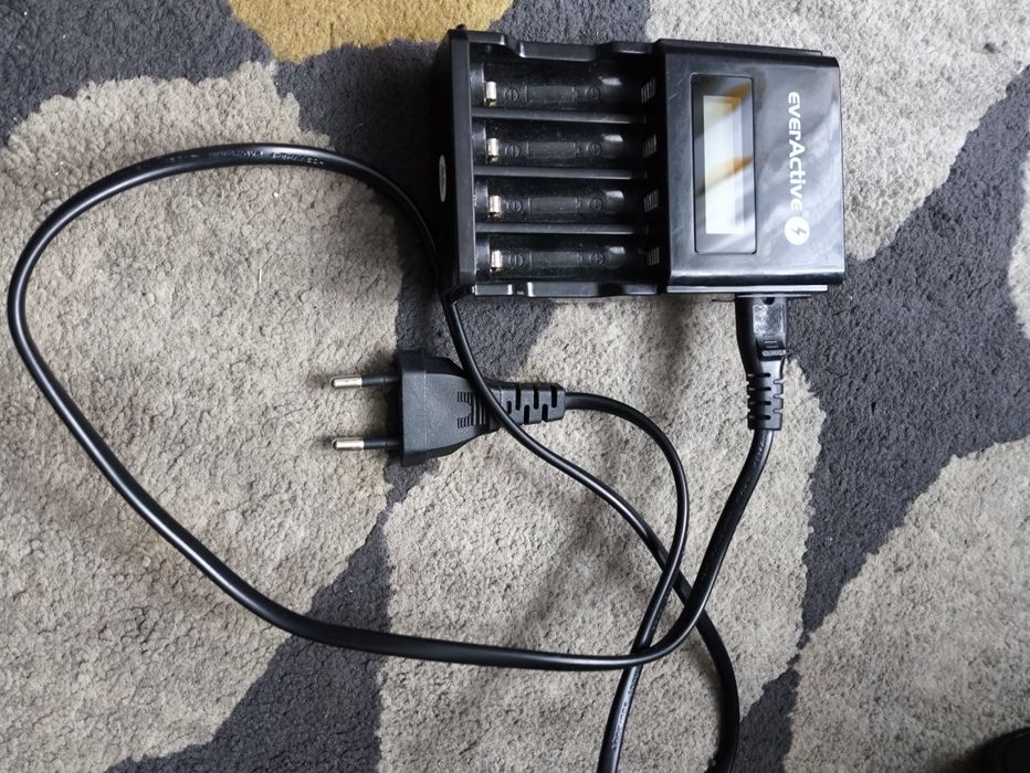 Ładowarka AA AAA