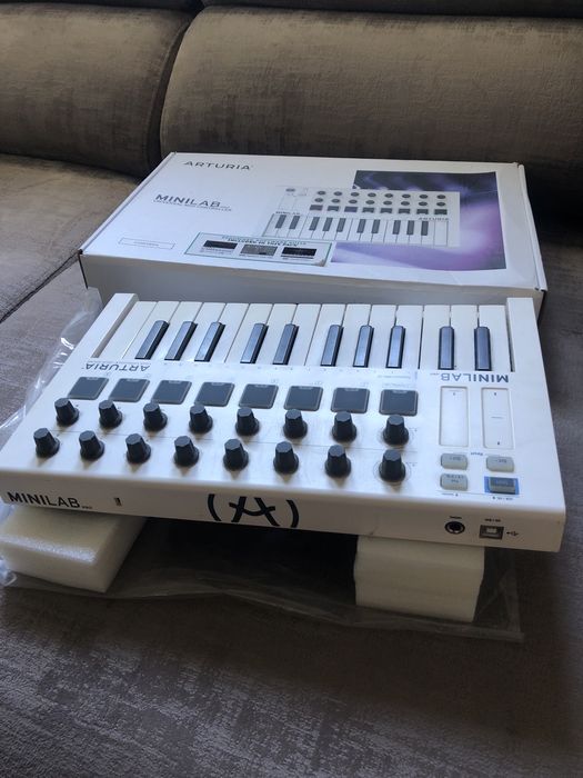 Controlador MIDI Arturia MINILAB mkII