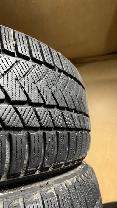 Комплект зимової гуми 225/55/17