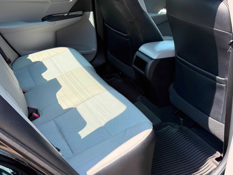 Toyota Camry      2016