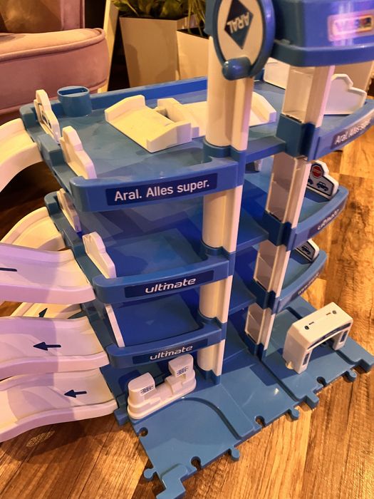 Garaż 4- pietrowy Wader Polesie