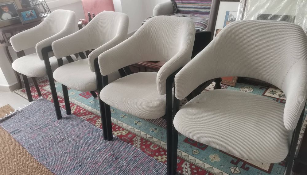 Conjunto de 4 cadeiras de jantar no