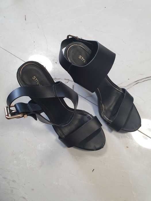Buty na obcasie 38