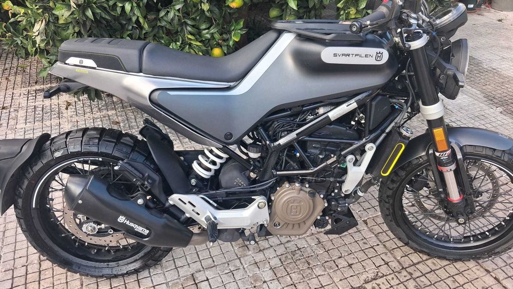 Moto Husqvarna Svartpilen 125. 2315 Kms