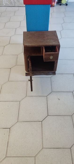 Mesinha de cabeceira