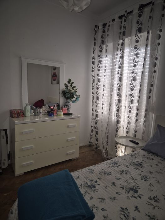 Alugo quarto em Setúbal  junto a estação  a estudantes/ professoras.