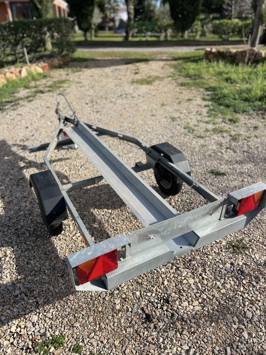 Reboque Mota igual a novo