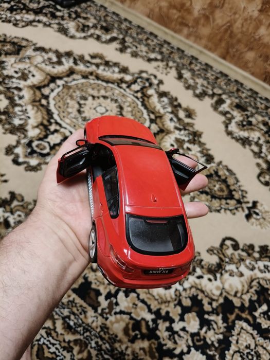 Іграшкова машинка BMW X6 (металева)