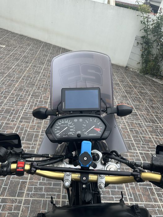 Honda NX650 Dominator de 1989 versão  Rally