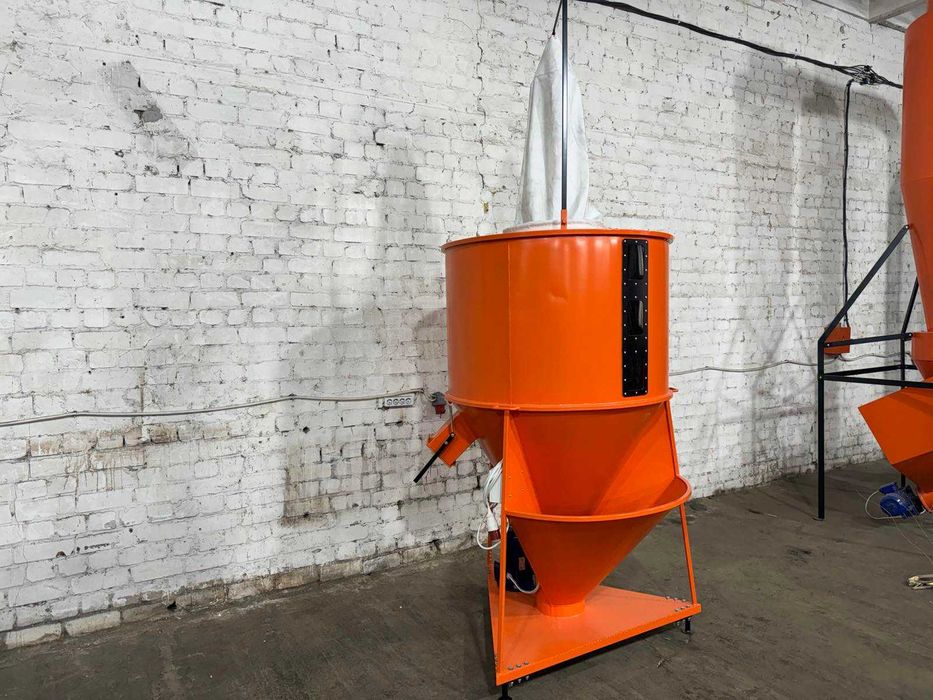 Кормосмеситель ,Кормозмішувач КС 450