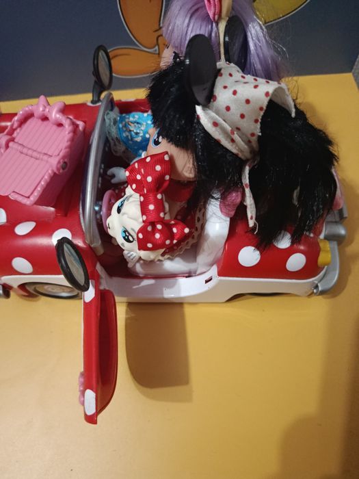 Bonecas Minnie e carro