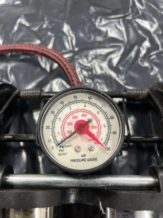 Bomba de ar dupla de pe