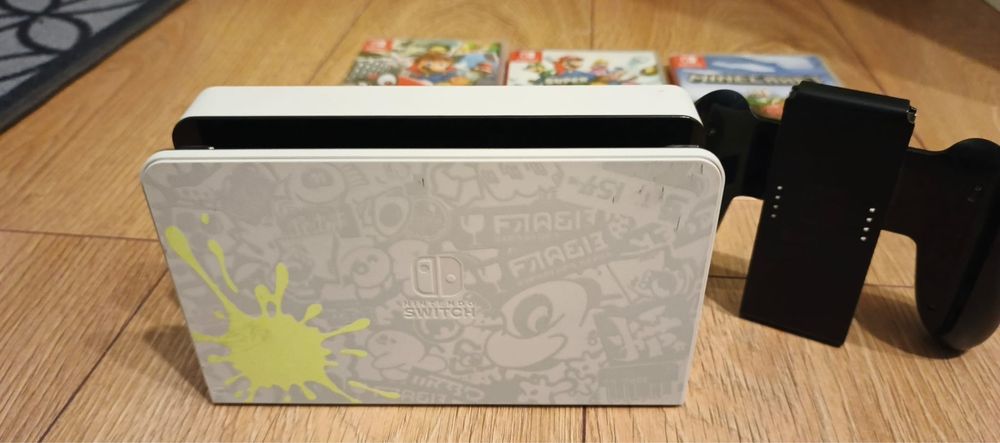 Konsola Nintendo Switch Oled  Splatoon 3 Edition + akcesoria + gry
