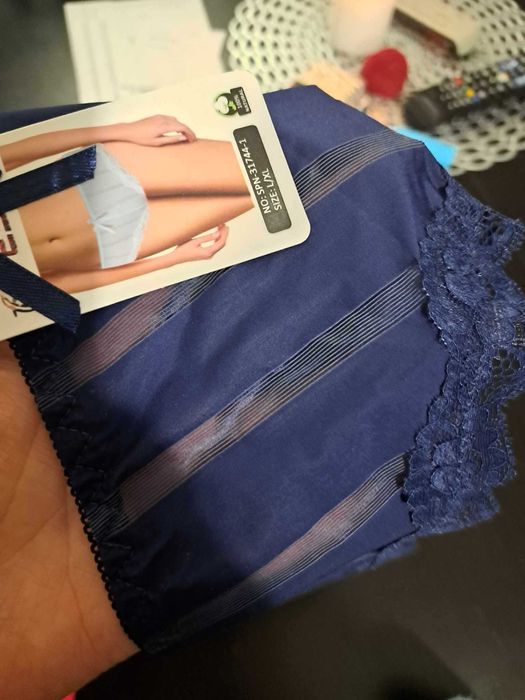 Stringi, figi L/XL nowe