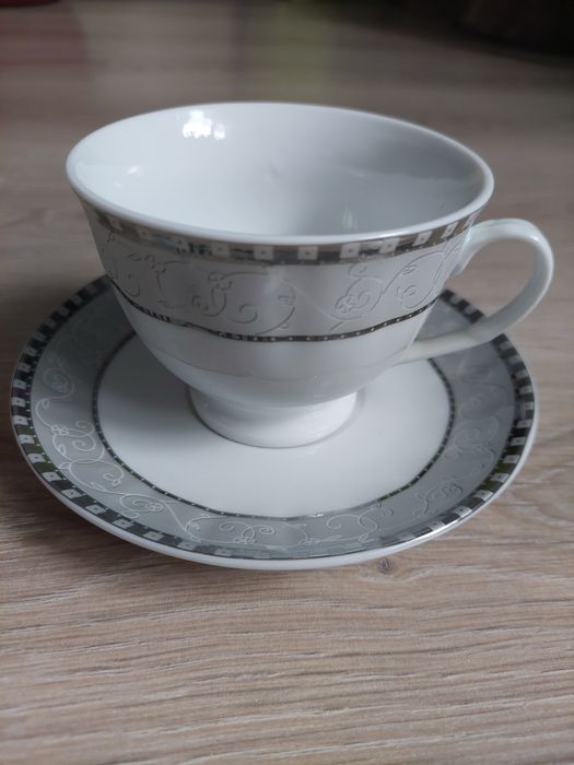 Filiżanka z Porcelany razem ze spodkiem