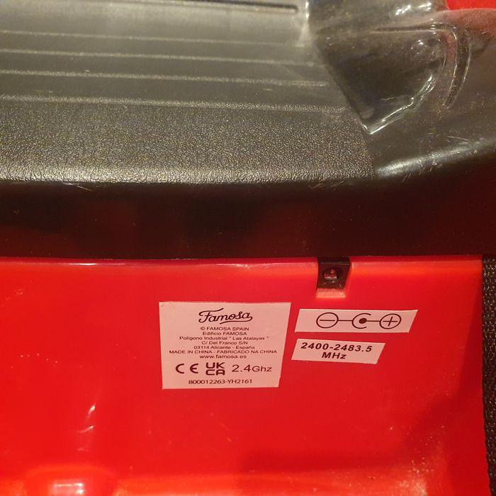 Carro eléctrico infantil