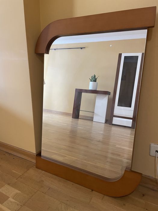 Mobilia de sala de madeira
