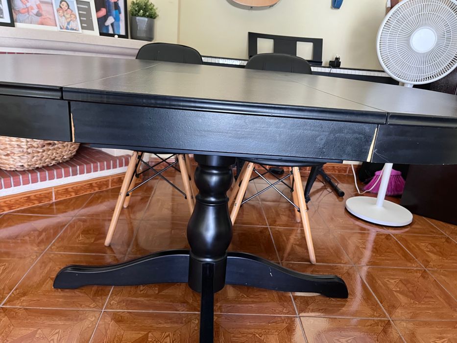 Mesa Preta ikea extensível